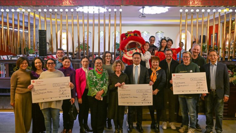 Asia Palast spendet 6000 Euro an Hanauer Projekte in Bildung, Tierschutz und Krebsbetreuung Asia Palast spendet 6000 Euro an Hanauer Projekte in Bildung, Tierschutz und Krebsbetreuung