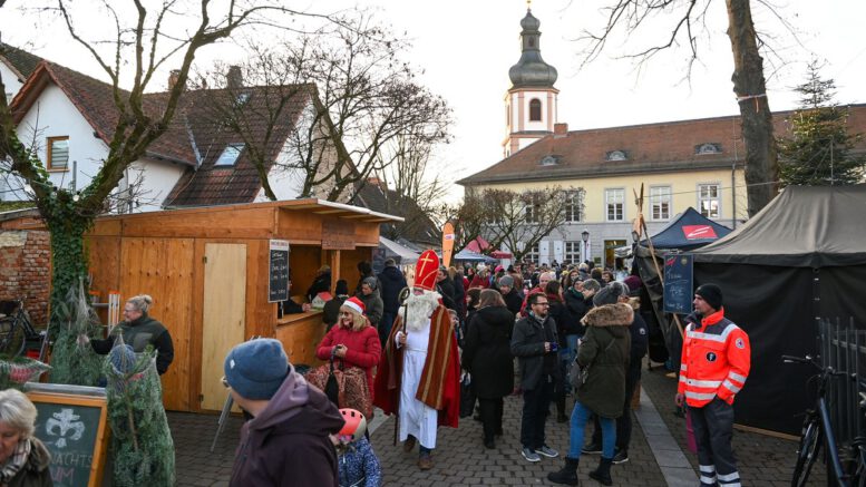 Hanau am dritten Adventswochenende: Märkte, Konzerte und Verkaufsaktionen laden ein Hanau am dritten Adventswochenende: Märkte, Konzerte und Verkaufsaktionen laden ein
