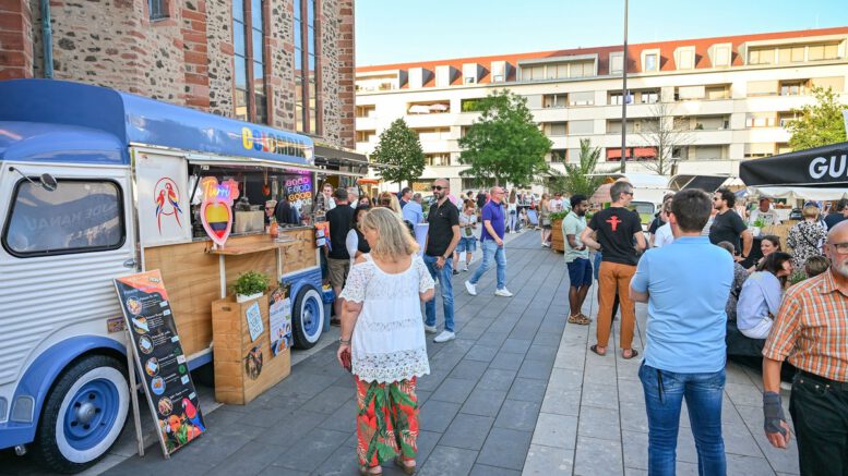 Hanau eröffnet die Freiluftsaison mit Feierabendmarkt und dem Schmuckmarkt Glanzstücke
