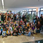 Hanau: Kostümierte Kinder ziehen singend durch das Neustädter Rathaus