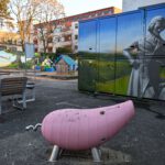 Hanau lässt erneut beschädigte Holzfiguren auf Spielplatz Am Schweinemarkt instand setzen