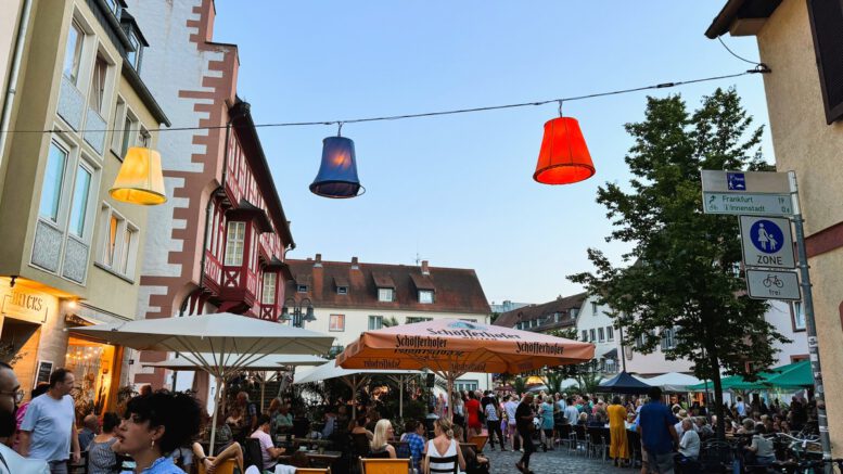 Hanau startet mit Festspielen, Stadtführungen und Straßenfest in die erste Juliwoche
