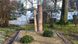 Hanau übernimmt Pflege des Grabes von Puppenmuseumsgründerin Gertrud Rosemann