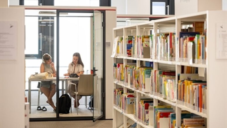 Hanauer Stadtbibliothek bietet Lernräume mit Onlinebuchung an