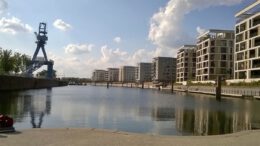Offenbacher Hafen: Führung erklärt Wandel vom Industriegebiet zum lebendigen Stadtquartier
