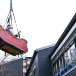 Seilaktion der Feuerwehr bringt Nikolaus und Superhelden in Hanauer Kinderklinik