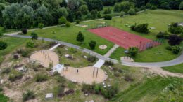 Spielmobil aus Frankfurt startet wöchentliches Angebot im Bürgerpark Hochgericht